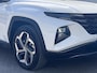 Hyundai Tucson 1.6 T-GDI PHEV Premium 4WD 265pk automaat / Weinig km / Dealer onderhouden / Accu SoH 100% / Trekgewicht 1.350 kg / Adaptief CC / Lederen Bekleding  / 19" LMV / Stuur- en Stoelverwarming / Camera 360° / Stoelventilatie /