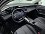 Peugeot 308 SW Allure Pack Business Hybrid 180 pk Automaat | Navigatie | Achteruitrijcamera | Parkeersensoren Voor en Achter | Sportstoelen | LED Koplampen | Keyless Entry/Start | Dodehoek Detectie | Head-up Display | Adaptieve Cruise Control | 17" Lichtmetalen Velgen | Apple Carplay/Android Auto |
