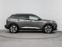 Peugeot 2008 SUV Allure Pack 130pk Automaat | Navigatie | Achteruitrijcamera | 3D Cockpit | Climate Control | Cruise Control | Led koplampen | Parkeersensoren | Keyless start | Apple Carplay / Android Auto | Bluetooth | DAB+ radio | 1e Eigenaar | Donker getint glas | Trekhaak | 17" lichtmetalen velgen |