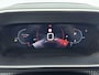 Peugeot 2008 SUV Allure Pack 130pk Automaat | Navigatie | Achteruitrijcamera | 3D Cockpit | Climate Control | Cruise Control | Led koplampen | Parkeersensoren | Keyless start | Apple Carplay / Android Auto | Bluetooth | DAB+ radio | 1e Eigenaar | Donker getint glas | Trekhaak | 17" lichtmetalen velgen |