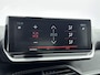 Peugeot 2008 SUV Allure Pack 130pk Automaat | Navigatie | Achteruitrijcamera | 3D Cockpit | Climate Control | Cruise Control | Led koplampen | Parkeersensoren | Keyless start | Apple Carplay / Android Auto | Bluetooth | DAB+ radio | 1e Eigenaar | Donker getint glas | Trekhaak | 17" lichtmetalen velgen |
