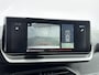 Peugeot 2008 SUV Allure Pack 130pk Automaat | Navigatie | Achteruitrijcamera | 3D Cockpit | Climate Control | Cruise Control | Led koplampen | Parkeersensoren | Keyless start | Apple Carplay / Android Auto | Bluetooth | DAB+ radio | 1e Eigenaar | Donker getint glas | Trekhaak | 17" lichtmetalen velgen |