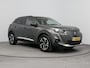 Peugeot 2008 SUV Allure Pack 130pk Automaat | Navigatie | Achteruitrijcamera | 3D Cockpit | Climate Control | Cruise Control | Led koplampen | Parkeersensoren | Keyless start | Apple Carplay / Android Auto | Bluetooth | DAB+ radio | 1e Eigenaar | Donker getint glas | Trekhaak | 17" lichtmetalen velgen |