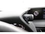 Lexus UX 250h Luxury Line | Lederen Bekleding | All Season Banden | Parkeersensoren Voor en Achter | Navigatie |