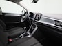 Volkswagen T-Roc 1.0 TSI Life 110 PK | Apple Carplay | Android Auto | Parkeersensoren | Digital Cockpit | Airco | Adapative Cruise Control | Getint glas | LED | Lichtmetalen velgen |
