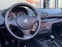 BMW 1-Serie Cabrio BWJ 2009 118i 143 PK High Executive CRUISE / CLIMA / STOELVERW. / HALF LEDER / LMV