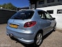 Peugeot 206 1.4-16V Gentry met nieuwe APK!