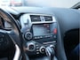 DS 5 1.6-16v. 165 Pk. *** BOMVOL *** * Zwart Leder * Massage Verwarming * Panoramadak * Trekhaak * Navigatie * L.M.Velgen * Achteruitrij Camera * Vingerhoets:  Vierde Generatie Eersteklas Service !