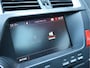 DS 5 1.6-16v. 165 Pk. *** BOMVOL *** * Zwart Leder * Massage Verwarming * Panoramadak * Trekhaak * Navigatie * L.M.Velgen * Achteruitrij Camera * Vingerhoets:  Vierde Generatie Eersteklas Service !