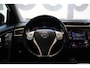 Nissan Qashqai 1.2 Connect Edition | Incl. 12 maanden garantie | Parkeercamera | Cruise control | Climate control | Navigatie | Parkeersensoren | DAB radio | NAP kilometerstand | Panorama dak |