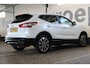 Nissan Qashqai 1.2 Connect Edition | Incl. 12 maanden garantie | Parkeercamera | Cruise control | Climate control | Navigatie | Parkeersensoren | DAB radio | NAP kilometerstand | Panorama dak |