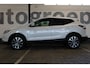 Nissan Qashqai 1.2 Connect Edition | Incl. 12 maanden garantie | Parkeercamera | Cruise control | Climate control | Navigatie | Parkeersensoren | DAB radio | NAP kilometerstand | Panorama dak |