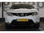 Nissan Qashqai 1.2 Connect Edition | Incl. 12 maanden garantie | Parkeercamera | Cruise control | Climate control | Navigatie | Parkeersensoren | DAB radio | NAP kilometerstand | Panorama dak |