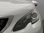 Peugeot 2008 SUV 1.2 110 pk Allure | Navigatie | Parkeersensoren Achter | Trekhaak | LED Dagrijverlichting | Dakrails | Mistlampen Voor | Lederen Stuurwiel | Climate Control | Cruise Control | 16" Lichtmetalen Velgen | Centrale Deurvergrendeling met Afstandsbediening |