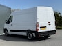 Renault Master T35 2.3 dCi 135 PK / L2H2 / 1e EIG. / TREKHAAK / AIRCO / 3-ZITS / NAVI / LED / NETTE BUS