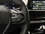 Peugeot 2008 SUV 1.2 130 pk Automaat Allure Pack | Navigatie via Apple Carplay/Android Auto | Achteruitrijcamera | Parkeersensoren Achter | LED Koplampen | Volledig Digitaal Instrumentenpaneel | DAB Ontvanger | Climate Control | Cruise Control | 17" Lichtmetalen Velgen |