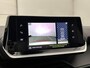 Peugeot 2008 SUV 1.2 130 pk Automaat Allure Pack | Navigatie via Apple Carplay/Android Auto | Achteruitrijcamera | Parkeersensoren Achter | LED Koplampen | Volledig Digitaal Instrumentenpaneel | DAB Ontvanger | Climate Control | Cruise Control | 17" Lichtmetalen Velgen |