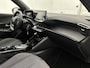 Peugeot 2008 SUV 1.2 130 pk Automaat Allure Pack | Navigatie via Apple Carplay/Android Auto | Achteruitrijcamera | Parkeersensoren Achter | LED Koplampen | Volledig Digitaal Instrumentenpaneel | DAB Ontvanger | Climate Control | Cruise Control | 17" Lichtmetalen Velgen |