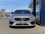 Volvo V90 2.0 T4 Business Sport / Automaat / NL-Auto / Dealer-Onderhouden / 1e-Eigenaar / R-Design / Polestar-Engineered / Apple-Carplay & Android-Auto / Luxe Vol-Leder / Stoelverwarming / Harman-Kardon / Keyless / LED / DAB Radio-Bluetooth / Navi / Adaptieve Cruise-Control / Electronic Climate-Control / Pilot-Assist / Autom. Stoelen met geheugen / E-Achterklep / PDC V+A / 18'' LMV / ENZ.