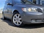 Volvo V50 2.0 Edition II / NL-Auto / 2e-Eigenaar / 145 PK / Cruise-Control / Climate-Control / Elektr.-Pakket / Armsteun-Voor en Achter / Dakrails / PDC-Achter / 16'' LMV /