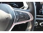 Renault Captur 1.6 E-Tech Plug-in Hybrid 160 Intens | Incl. 12 maanden garantie | Achteruitrijcamera | Bluetooth | Climate control | Parkeersensoren voor en achter | DAB | Lichtmetalen velgen | Navigatie |