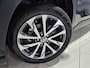 Toyota Corolla Cross 2.0 High Power Hybrid Style | Parkeersensoren voor & achter, Dodehoekdetectie, Elek. Achterklep, Smart key, Led, LMV, Privacy glass