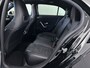 Mercedes-Benz A-klasse 160 Business Solution AMG 5 spaaks lichtmetalen velgen | Navigatie | Parking support | Inclusief 24 maanden Mercedes-Benz Certified garantie voor Europa. / Auto Show Tilburg