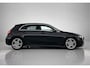 Mercedes-Benz A-klasse 160 Business Solution AMG 5 spaaks lichtmetalen velgen | Navigatie | Parking support | Inclusief 24 maanden Mercedes-Benz Certified garantie voor Europa. / Auto Show Tilburg