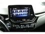 Toyota C-HR 1.8 Hybrid Dynamic | Trekhaak | Camera | Keyless Entry | Stoelverwarming | All Season banden |
