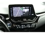 Toyota C-HR 1.8 Hybrid Dynamic | Trekhaak | Camera | Keyless Entry | Stoelverwarming | All Season banden |