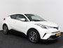 Toyota C-HR 1.8 Hybrid Dynamic | Trekhaak | Camera | Keyless Entry | Stoelverwarming | All Season banden |