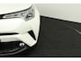Toyota C-HR 1.8 Hybrid Dynamic | Trekhaak | Camera | Keyless Entry | Stoelverwarming | All Season banden |