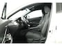Toyota C-HR 1.8 Hybrid Dynamic | Trekhaak | Camera | Keyless Entry | Stoelverwarming | All Season banden |
