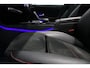 Mercedes-Benz CLA Shooting Brake 220 AMG Line / CLA45 AMG Diffuser / Panamericana Grill / Panoramadak / Burmester Surround Sound / Stoelverwarming / LED High Performance koplampen / Nightpakket / Agility Control / Trekhaak (zwenkbaar) / Ambienteverlichting / Widescreen / 19'' LMV / Elektr. bedienbare achterklep / Dodehoekdetectie / Adaptive Cruise Control / Navigatie