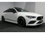 Mercedes-Benz CLA Shooting Brake 220 AMG Line / CLA45 AMG Diffuser / Panamericana Grill / Panoramadak / Burmester Surround Sound / Stoelverwarming / LED High Performance koplampen / Nightpakket / Agility Control / Trekhaak (zwenkbaar) / Ambienteverlichting / Widescreen / 19'' LMV / Elektr. bedienbare achterklep / Dodehoekdetectie / Adaptive Cruise Control / Navigatie