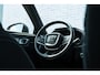 Volvo XC40 B4 Mild Hybride 197 pk Plus Dark Automaat | Trekhaak | BLIS | Verwarmbare voorruit | Adaptive Cruise control