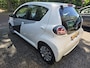 Toyota Aygo 1.0-12V Xcite White | 2E EIGENAAR | 12MND GARANTIE | AIRCO | ELEC RAMEN