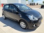 Hyundai i10 1.0i i-Motion Zwart Airco Aux van Oma uit 1938