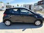 Hyundai i10 1.0i i-Motion Zwart Airco Aux van Oma uit 1938