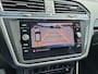 Volkswagen Tiguan 1.5 TSI R-Line 150 pk DSG | Carplay | Adaptief Cruise | Stuur/Stoelverwarming | IQ Light | Camera | Spraakbediening |