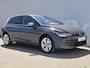 Volkswagen Golf 8.5 1.5 eTSI Life Edition Automaat / MY 2025 / Facelift Model / Comfort-pakket / Multimedia-pakket / Stuur- en Stoelverwarming / Apple Carplay Android Auto / Adaptief CC / Achteruitrijcamera / Keyless Entry/Start / Lichtmetalen wielen 17“ /