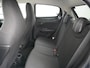 Peugeot 108 Allure 72 pk | Navigatie via Apple Carplay/Android Auto | Achteruitrijcamera | LED Dagrijverlichting | Keyless Entry/Start | Lederen Stuurwiel | DAB Ontvanger | Start/Stop Systeem | Climate Control | 15" Lichtmetalen Velgen |