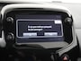 Peugeot 108 Allure 72 pk | Navigatie via Apple Carplay/Android Auto | Achteruitrijcamera | LED Dagrijverlichting | Keyless Entry/Start | Lederen Stuurwiel | DAB Ontvanger | Start/Stop Systeem | Climate Control | 15" Lichtmetalen Velgen |