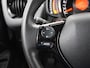 Peugeot 108 Allure 72 pk | Navigatie via Apple Carplay/Android Auto | Achteruitrijcamera | LED Dagrijverlichting | Keyless Entry/Start | Lederen Stuurwiel | DAB Ontvanger | Start/Stop Systeem | Climate Control | 15" Lichtmetalen Velgen |