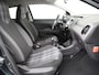 Peugeot 108 Allure 72 pk | Navigatie via Apple Carplay/Android Auto | Achteruitrijcamera | LED Dagrijverlichting | Keyless Entry/Start | Lederen Stuurwiel | DAB Ontvanger | Start/Stop Systeem | Climate Control | 15" Lichtmetalen Velgen |