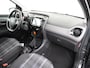 Peugeot 108 Allure 72 pk | Navigatie via Apple Carplay/Android Auto | Achteruitrijcamera | LED Dagrijverlichting | Keyless Entry/Start | Lederen Stuurwiel | DAB Ontvanger | Start/Stop Systeem | Climate Control | 15" Lichtmetalen Velgen |