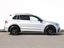 Volkswagen Tiguan 1.5 TSI R-Line 150PK DSG Black Style | Panoramadak | Keyless | Trekhaak | Camera | NL Auto