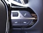 Peugeot 2008 1.2 PureTech 130pk Automaat Allure Navigatie Apple Carplay/Android Auto 360 camera Parkeersensoren Blind Spot Assist Adaptive Cruise Control Stoelverwarming Getinte ramen Climate Control