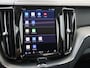 Volvo XC60 T6 AWD Ultimate Dark | Panoramadak | Luchtvering | Trekhaak | HU