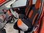Toyota Aygo 1.0 VVT-i Dynamic Orange / Dealer Onderhouden / Airco / Isofix / Elektrische Ramen Voor / Bluetooth /